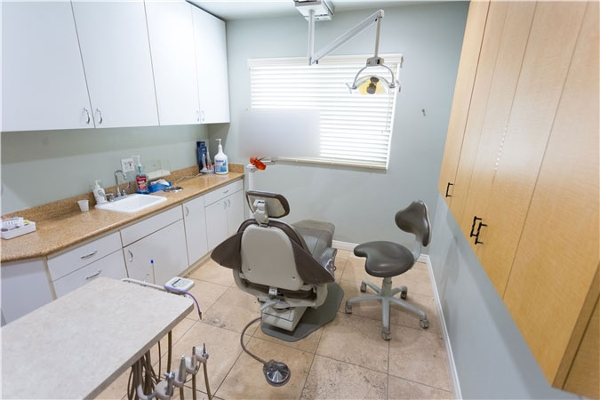 Dentist in Simi Valley